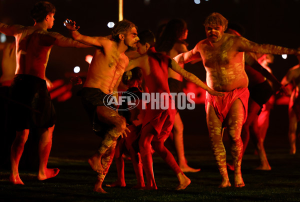 AFL 2025 Round 11 - Essendon v Richmond - A-59627364