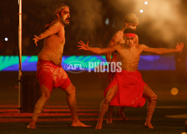 AFL 2025 Round 11 - Essendon v Richmond - A-59627367