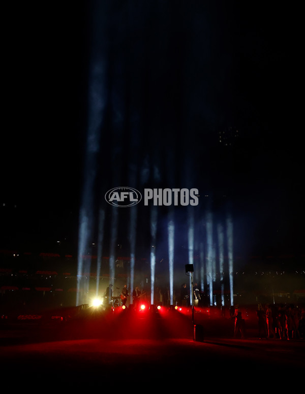AFL 2025 Round 11 - Essendon v Richmond - A-59627369