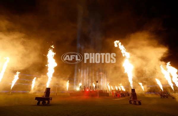 AFL 2025 Round 11 - Essendon v Richmond - A-59629493