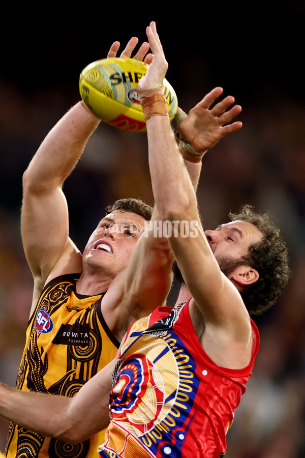 AFL 2025 Round 11 - Hawthorn v Brisbane - A-59655178