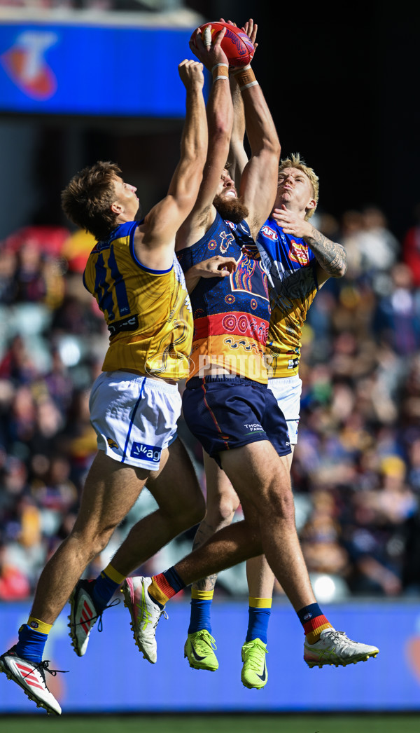 AFL 2025 Round 11 - Kuwarna v Waalitj Marawar - A-59681691