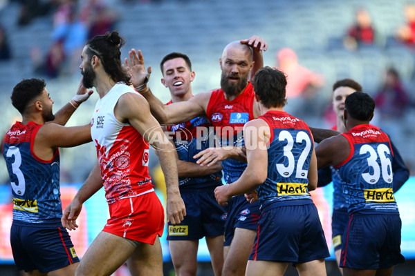 AFL 2025 Round 11 - Narrm v Sydney - A-59690693