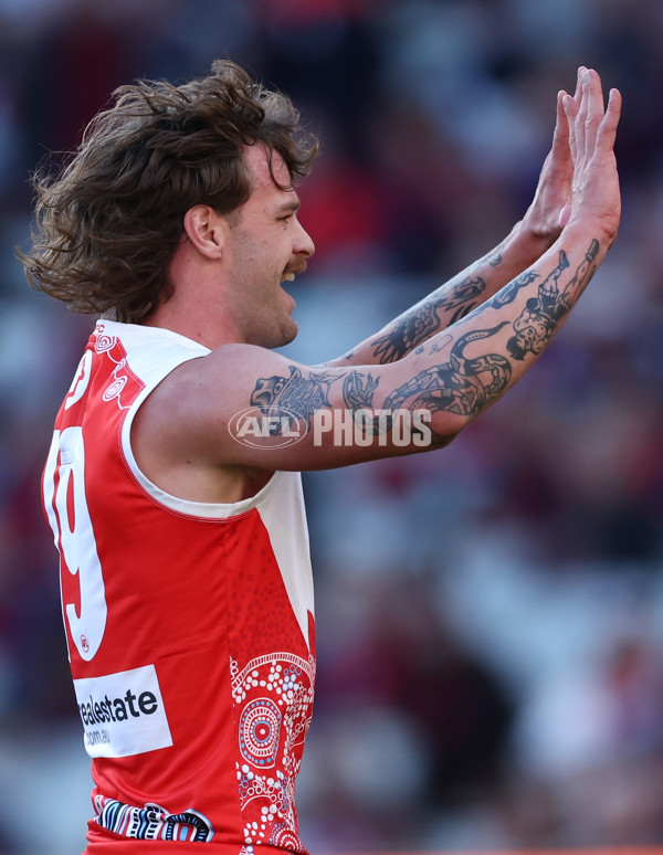 AFL 2025 Round 11 - Narrm v Sydney - A-59693269