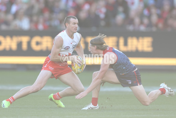 AFL 2025 Round 11 - Narrm v Sydney - A-59693272