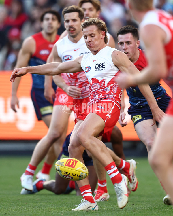AFL 2025 Round 11 - Narrm v Sydney - A-59696013