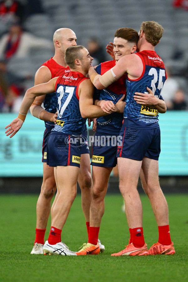 AFL 2025 Round 11 - Narrm v Sydney - A-59697936