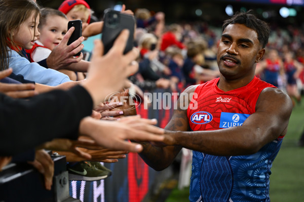 AFL 2025 Round 11 - Narrm v Sydney - A-59706355