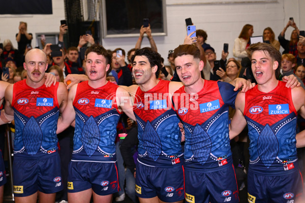 AFL 2025 Round 11 - Narrm v Sydney - A-59706379