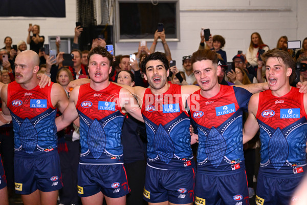 AFL 2025 Round 11 - Narrm v Sydney - A-59706382