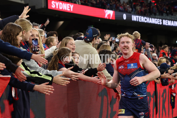 AFL 2025 Round 11 - Narrm v Sydney - A-59707019
