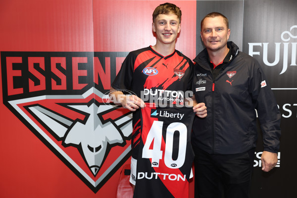 AFL 2025 Round 12 - Brisbane v Essendon - A-59718504