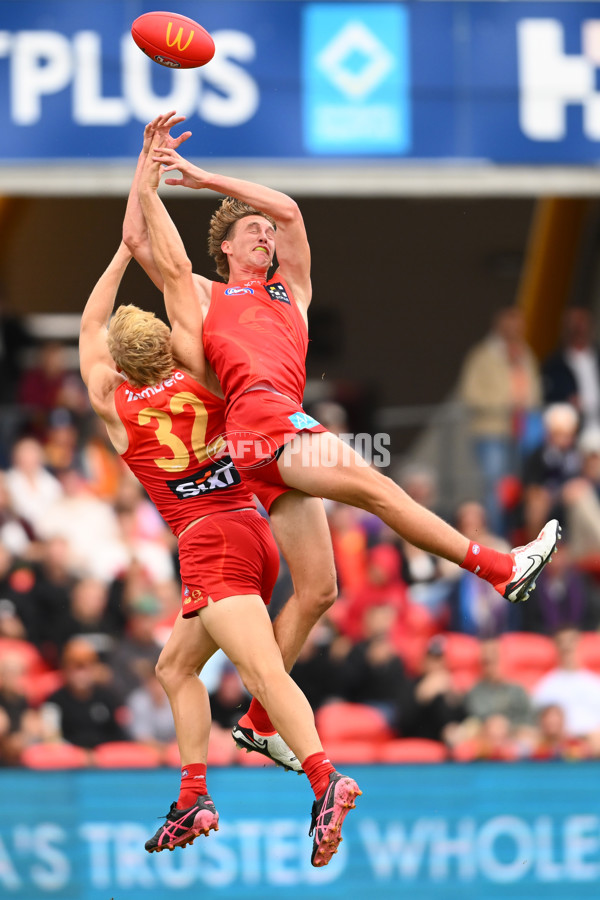AFL 2025 Round 12 - Gold Coast v Fremantle - A-59751050