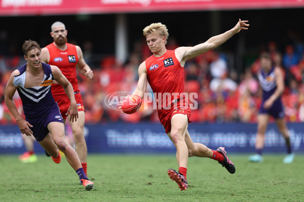 AFL 2025 Round 12 - Gold Coast v Fremantle - A-59751344