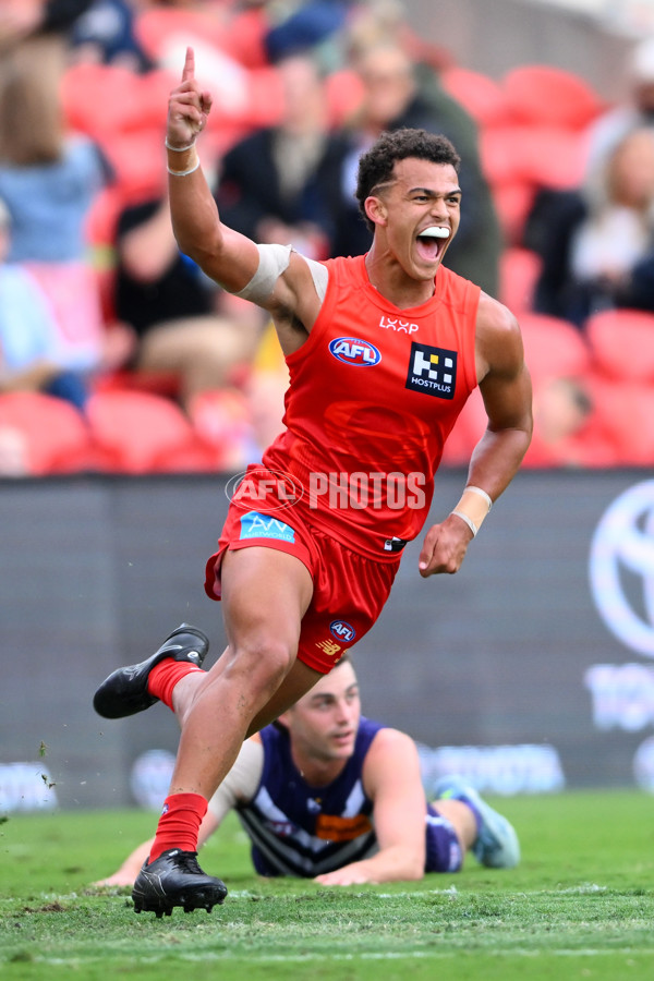 AFL 2025 Round 12 - Gold Coast v Fremantle - A-59753385
