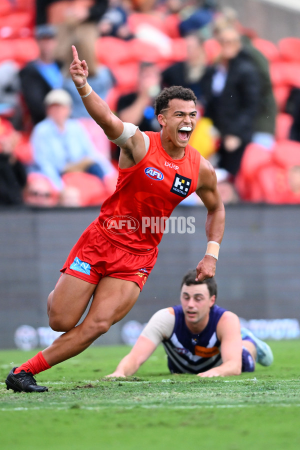 AFL 2025 Round 12 - Gold Coast v Fremantle - A-59753386