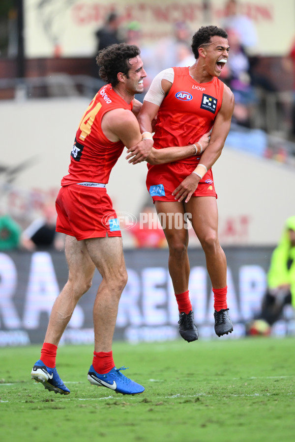 AFL 2025 Round 12 - Gold Coast v Fremantle - A-59754842