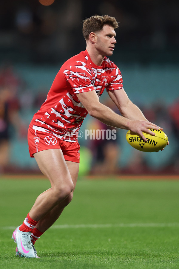 AFL 2025 Round 12 - Sydney v Adelaide - A-59766224