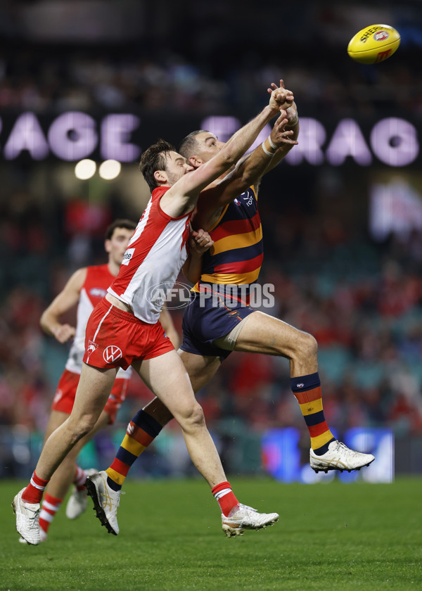 AFL 2025 Round 12 - Sydney v Adelaide - A-59776354