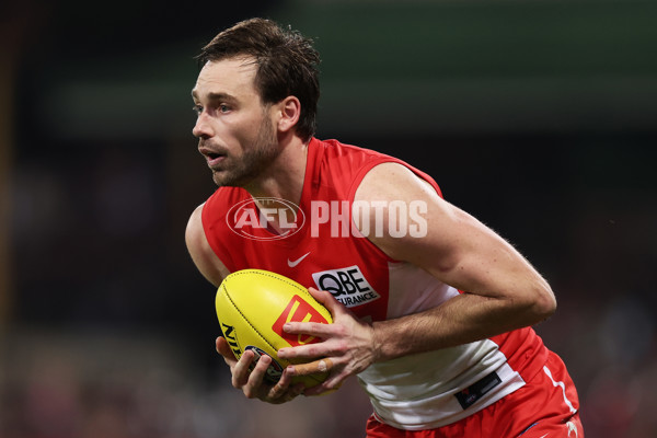 AFL 2025 Round 12 - Sydney v Adelaide - A-59777570