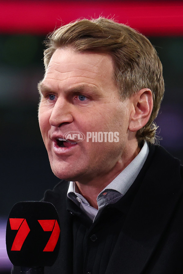 AFL 2025 Round 13 - Western Bulldogs v Hawthorn - A-59833290
