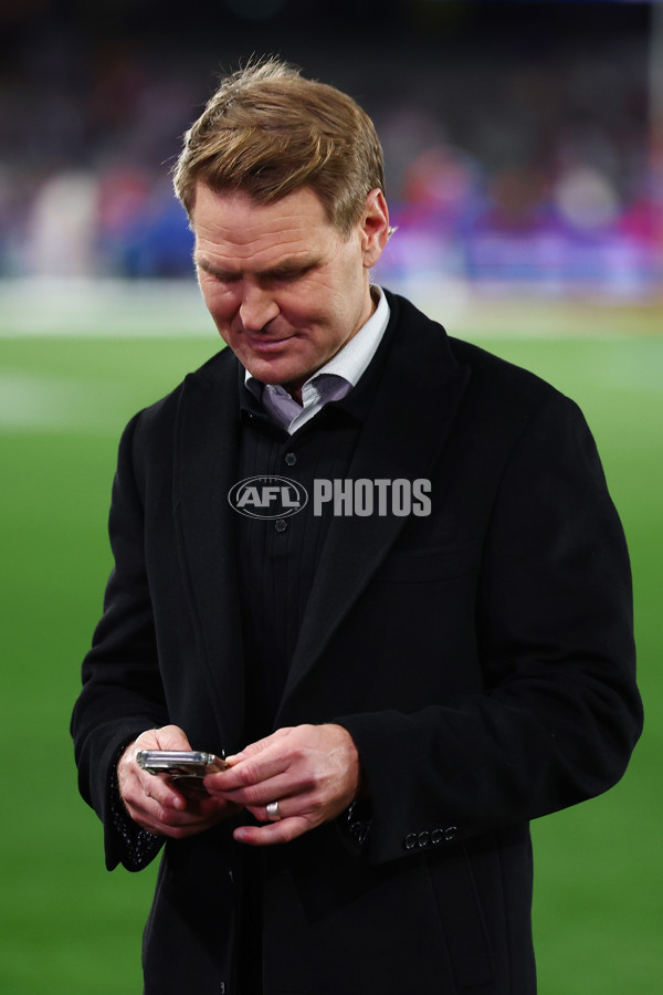 AFL 2025 Round 13 - Western Bulldogs v Hawthorn - A-59833292