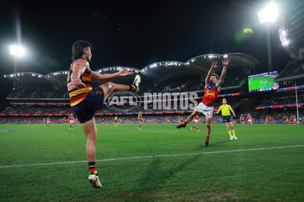 AFL 2025 Round 13 - Adelaide v Brisbane - A-59850432