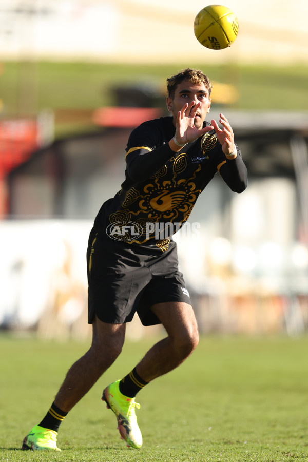 AFL National Championships U18 Boys 2025 - Western Australia v Victoria Country - A-59855714