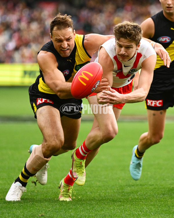 AFL 2025 Round 13 - Richmond v Sydney - A-59862636
