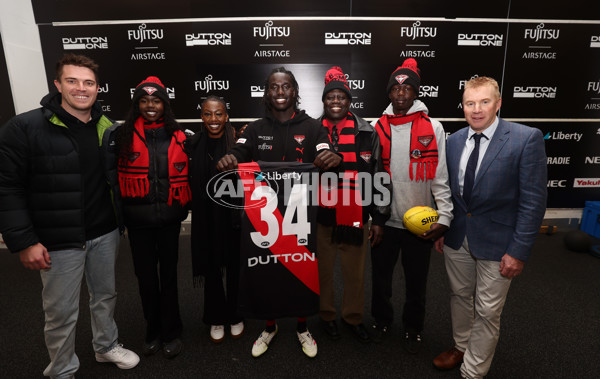 AFL 2025 Round 13 - Carlton v Essendon - A-59906611