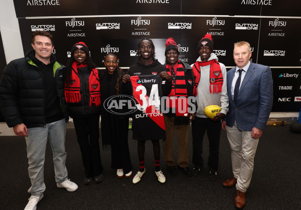 AFL 2025 Round 13 - Carlton v Essendon - A-59906615