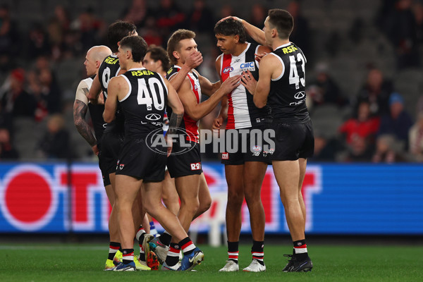 AFL 2025 Round 14 - St Kilda v Western Bulldogs - A-59997305