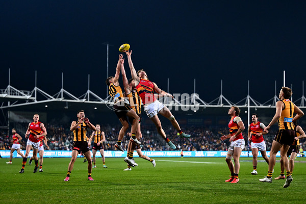 AFL 2025 Round 14 - Hawthorn v Adelaide - A-60012565