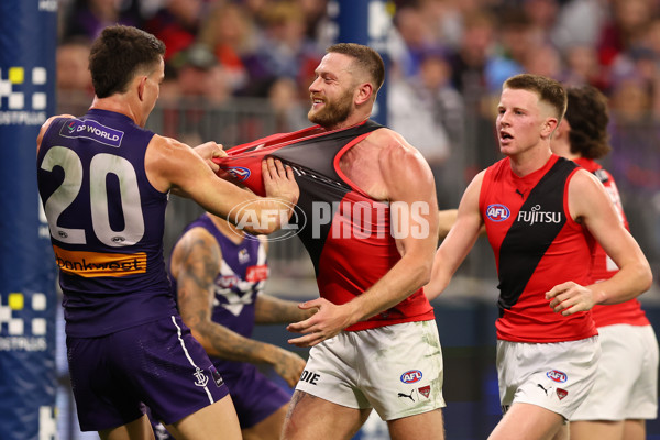 AFL 2025 Round 15 - Fremantle v Essendon - A-60106990