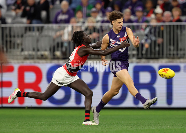AFL 2025 Round 15 - Fremantle v Essendon - A-60107634