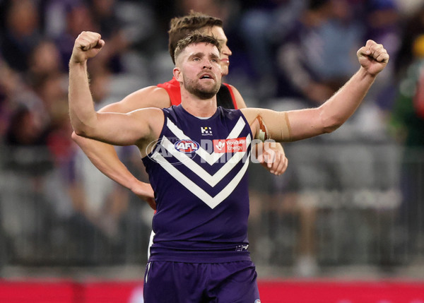 AFL 2025 Round 15 - Fremantle v Essendon - A-60113414