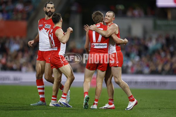 AFL 2025 Round 16 - Sydney v Western Bulldogs - A-60229146