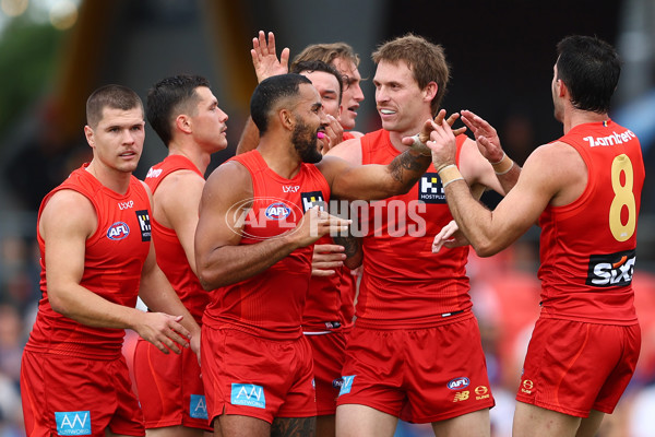 AFL 2025 Round 16 - Gold Coast v Melbourne - A-60240652