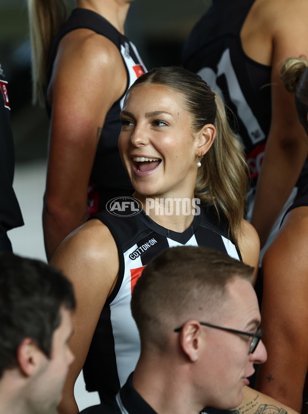 AFLW 2025 Media - Collingwood Team Photo Day - A-60316924