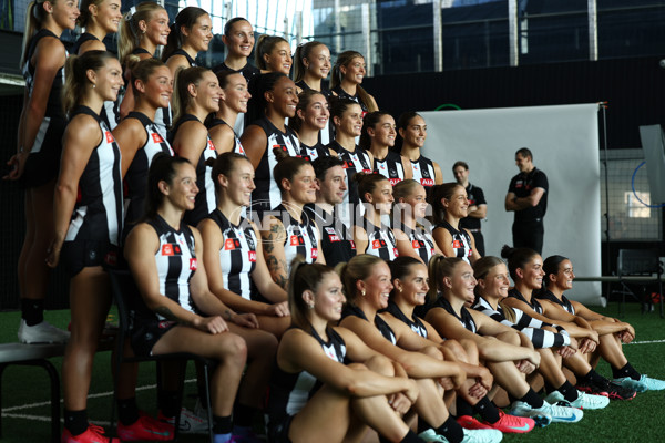 AFLW 2025 Media - Collingwood Team Photo Day - A-60316932