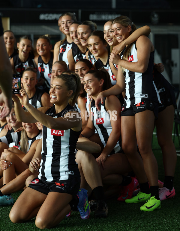AFLW 2025 Media - Collingwood Team Photo Day - A-60316950