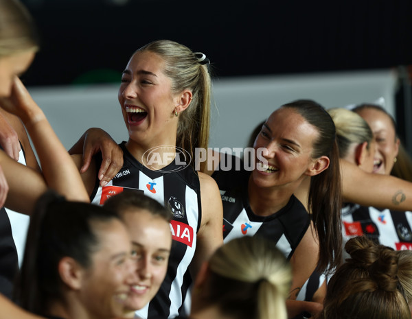 AFLW 2025 Media - Collingwood Team Photo Day - A-60317916