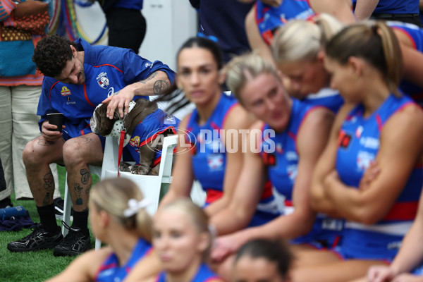 AFLW 2025 Media - Western Bulldogs Team Photo Day - A-60323368