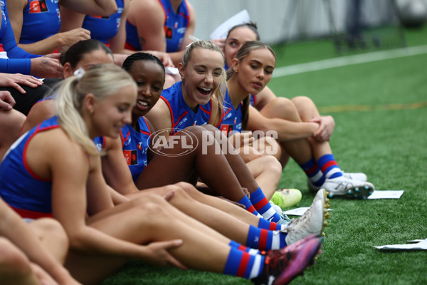 AFLW 2025 Media - Western Bulldogs Team Photo Day - A-60323369