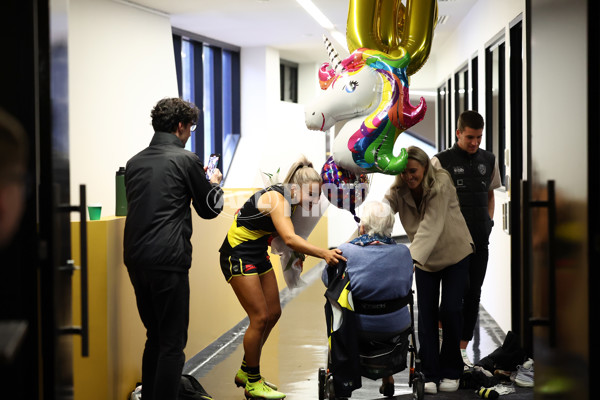 AFLW 2025 Media - Richmond Team Photo Day - A-60325039