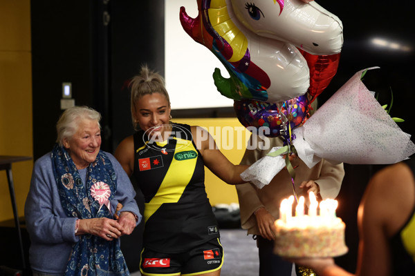 AFLW 2025 Media - Richmond Team Photo Day - A-60325048