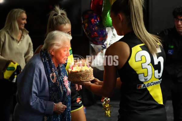 AFLW 2025 Media - Richmond Team Photo Day - A-60325049