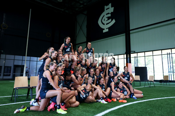 AFLW 2025 Media - Carlton Team Photo Day - A-60342128