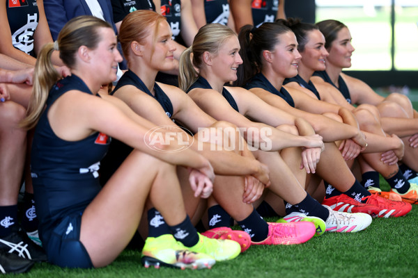 AFLW 2025 Media - Carlton Team Photo Day - A-60342132