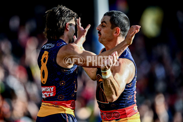 AFL 2025 Round 17 - Adelaide v Melbourne - A-60421641